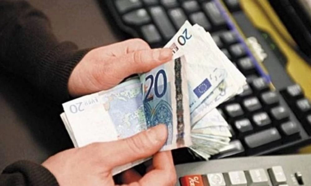 Σοκ για χιλιάδες δικαιούχους: "Πέφτει ψαλίδι" 50% στις συντάξεις;